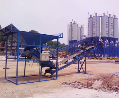 中鐵二十一局黔張?？蛯Ｏ词瘷C(jī)工作現(xiàn)場